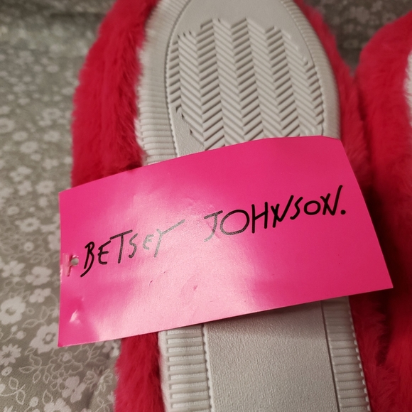 Betsey Johnson Faux Fur Slippers Scuffs *FIRM* - Picture 10 of 10